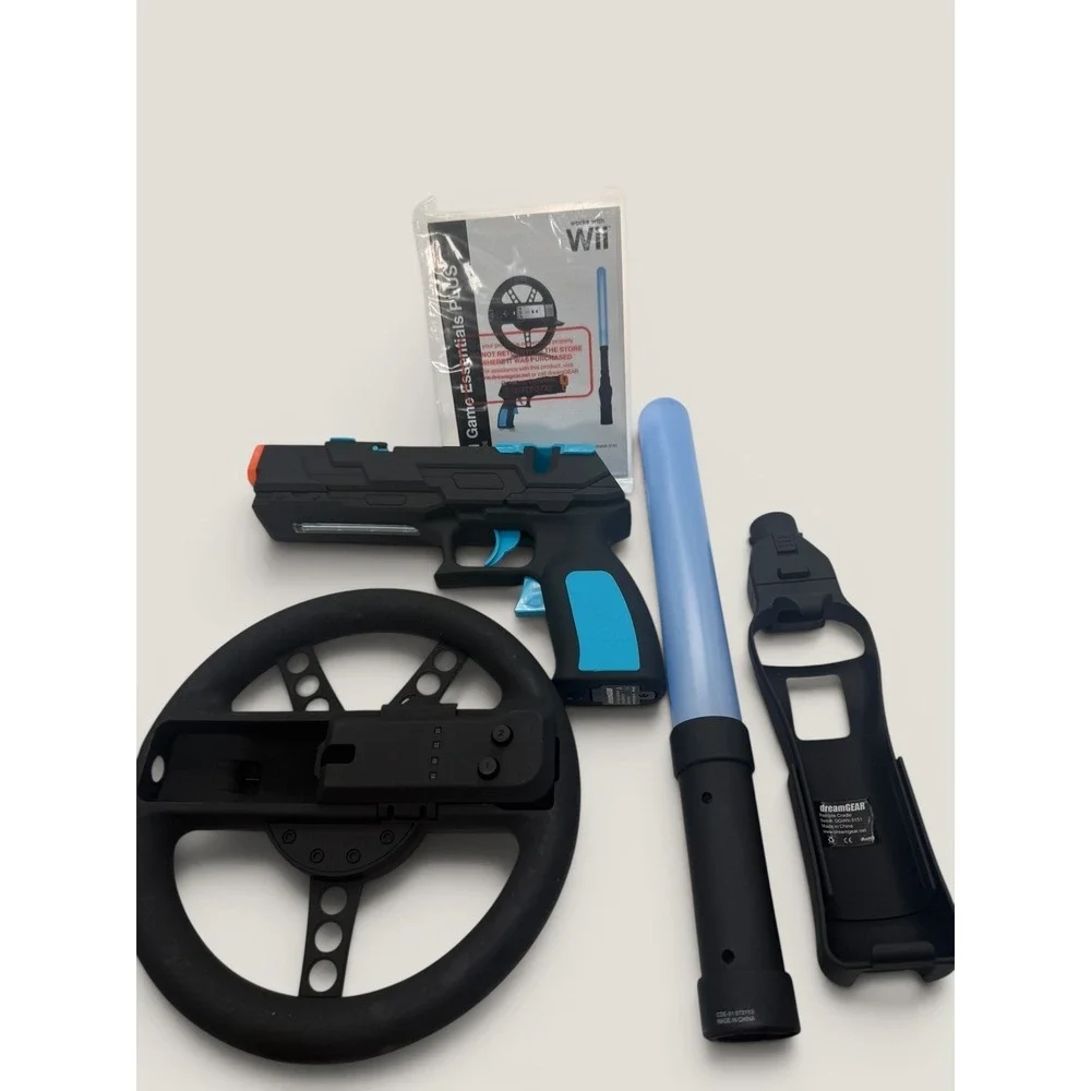 NEW**open box** Wii dreamGEAR 3-in-1 Game Essentials PLUS accessory kit